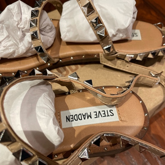 Steve Madden Sandals. - Picture 2 of 8